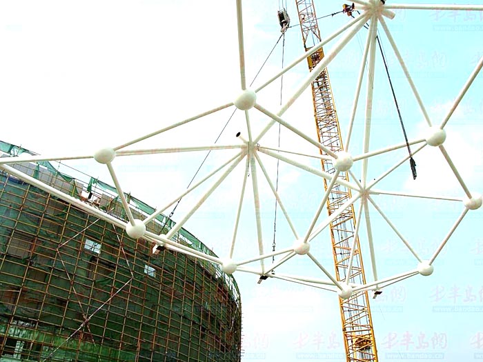 华蓥体育馆网架安装