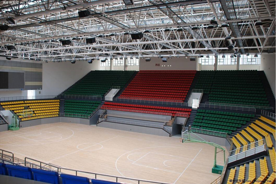 华蓥羽毛球场网架工程