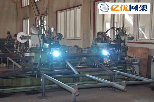 华蓥螺栓球网架加工车间